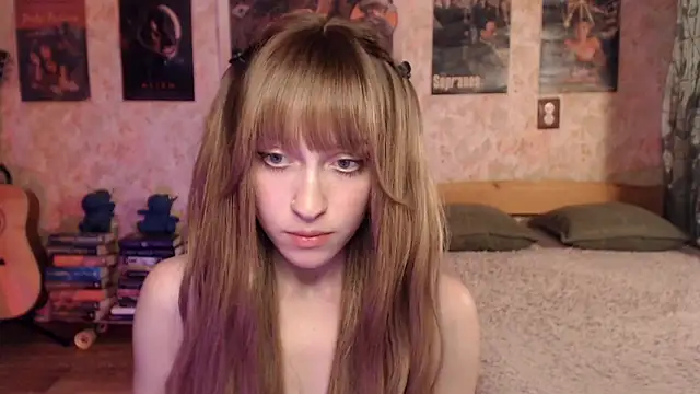 Snapshot of Friendly_Ellie chatting on June 15, 2:28 pm Friendly Ellie online show from June 15, 2:28 pm