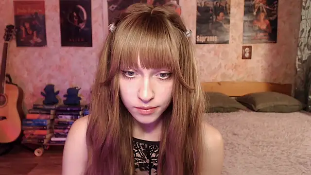 Snapshot of Friendly_Ellie chatting on July 14, 12:21 am Friendly Ellie online show from July 14, 12:21 am
