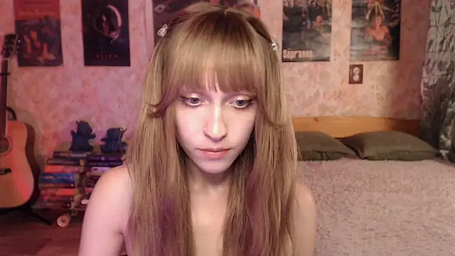 Snapshot of Friendly_Ellie chatting on July 7, 2:20 pm Friendly Ellie online show from July 7, 2:20 pm