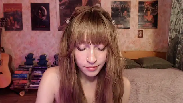 Snapshot of Friendly_Ellie chatting on July 11, 12:49 pm Friendly Ellie online show from July 11, 12:49 pm