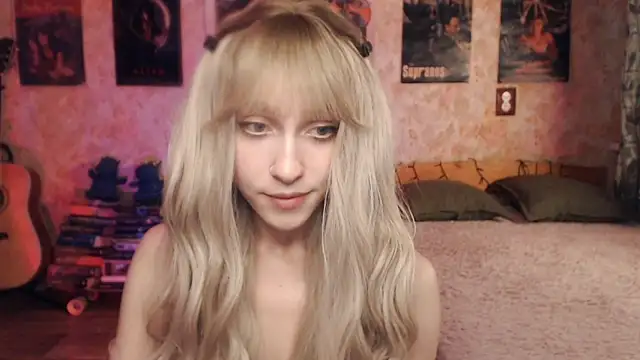 Friendly Ellie online show from March 21, 3:22 am