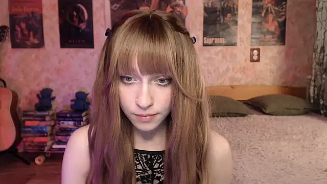 Friendly Ellie online show from April 22, 1:18 pm