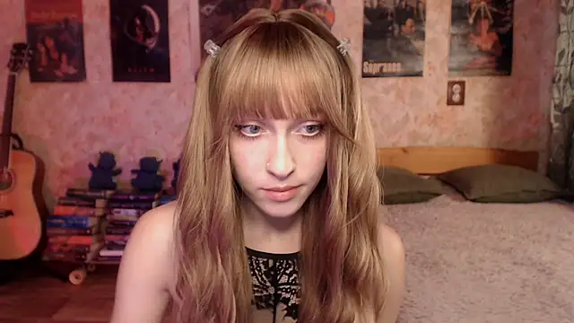 Snapshot of Friendly_Ellie chatting on July 17, 11:29 am Friendly Ellie online show from July 17, 11:29 am