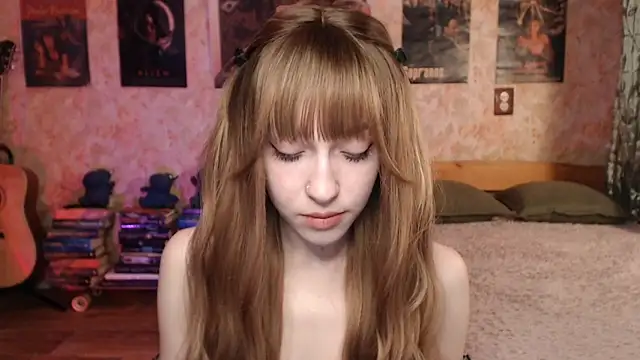 Friendly Ellie online show from February 11, 11:15 pm