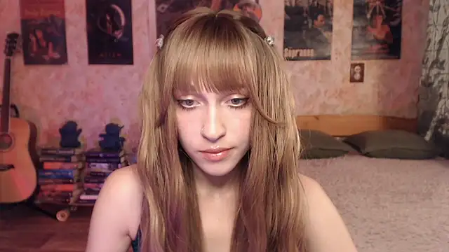 Snapshot of Friendly_Ellie chatting on June 30, 12:21 am Friendly Ellie online show from June 30, 12:21 am