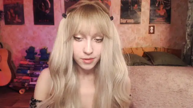 Friendly Ellie online show from March 18, 11:20 pm