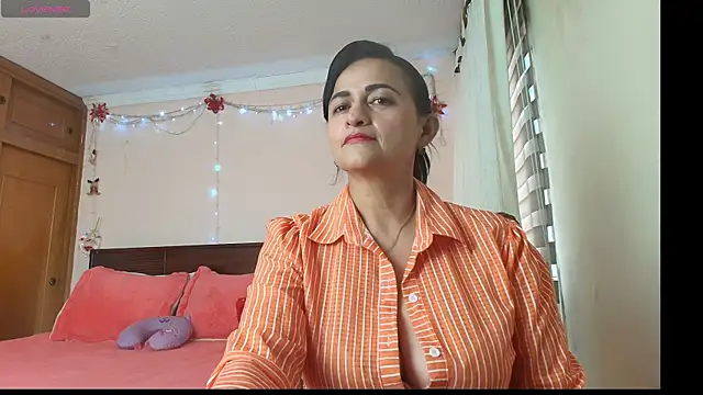 ISABEEL SOFIA01 online show from April 17, 9:28 pm