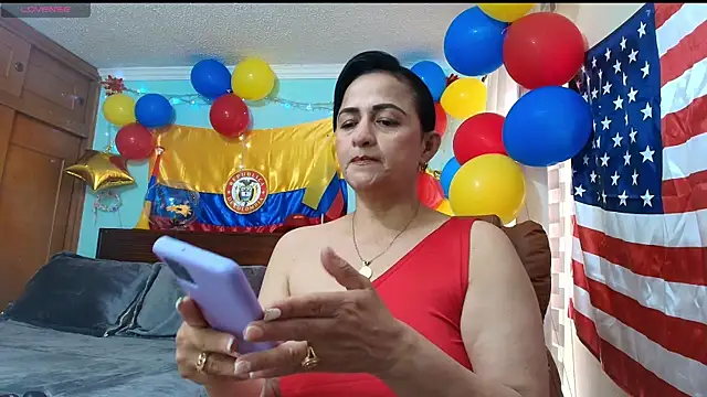 Snapshot of ISABEEL_SOFIA01 chatting on July 4, 7:18 pm ISABEEL SOFIA01 online show from July 4, 7:18 pm