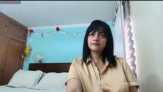 Snapshot of ISABEEL_SOFIA01 chatting on July 15, 12:45 pm ISABEEL SOFIA01 online show from July 15, 12:45 pm