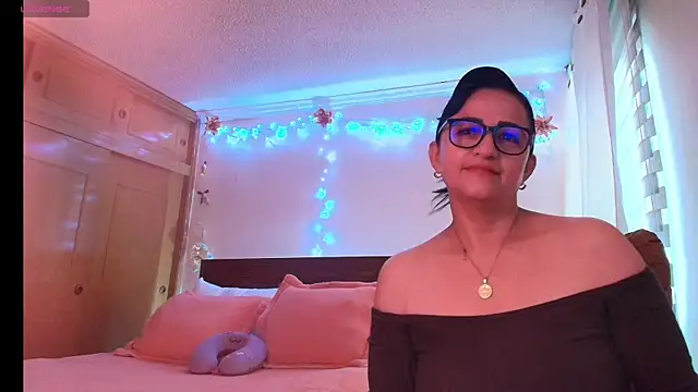 ISABEEL SOFIA01 online show from May 17, 11:43 am
