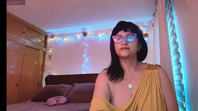 ISABEEL SOFIA01 online show from May 3, 11:26 am