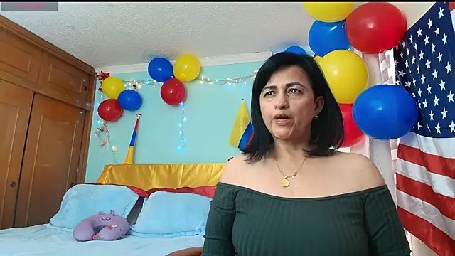 Snapshot of ISABEEL_SOFIA01 chatting on June 24, 7:01 pm ISABEEL SOFIA01 online show from June 24, 7:01 pm