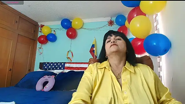 Snapshot of ISABEEL_SOFIA01 chatting on June 18, 4:56 pm ISABEEL SOFIA01 online show from June 18, 4:56 pm