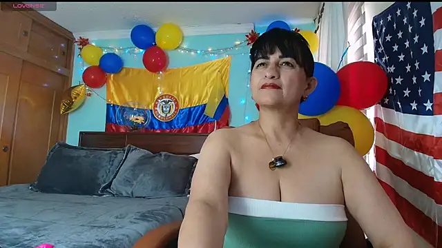 Snapshot of ISABEEL_SOFIA01 chatting on July 9, 7:57 pm ISABEEL SOFIA01 online show from July 9, 7:57 pm
