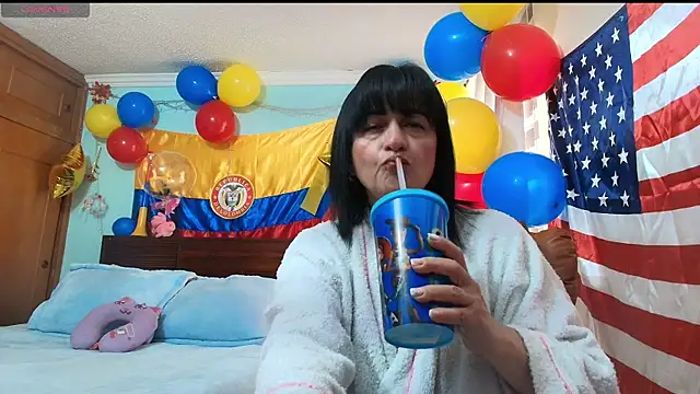 Snapshot of ISABEEL_SOFIA01 chatting on June 27, 4:24 pm ISABEEL SOFIA01 online show from June 27, 4:24 pm