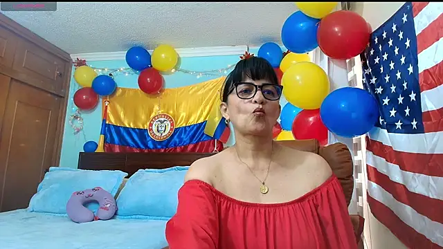 Snapshot of ISABEEL_SOFIA01 chatting on June 26, 1:28 pm ISABEEL SOFIA01 online show from June 26, 1:28 pm