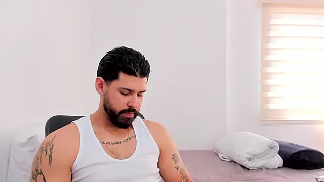 Justyn Torres online show from November 10, 6:24 pm