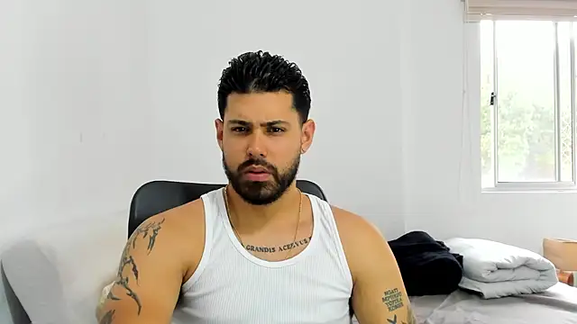 Snapshot of Justyn_Torres chatting on October 22, 12:04 pm Justyn Torres online show from October 22, 12:04 pm