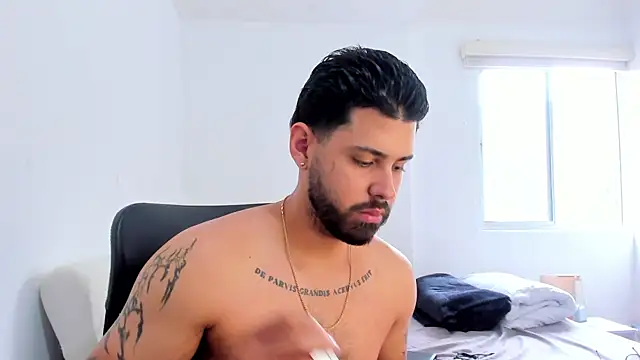 Justyn Torres online show from October 23, 12:59 pm