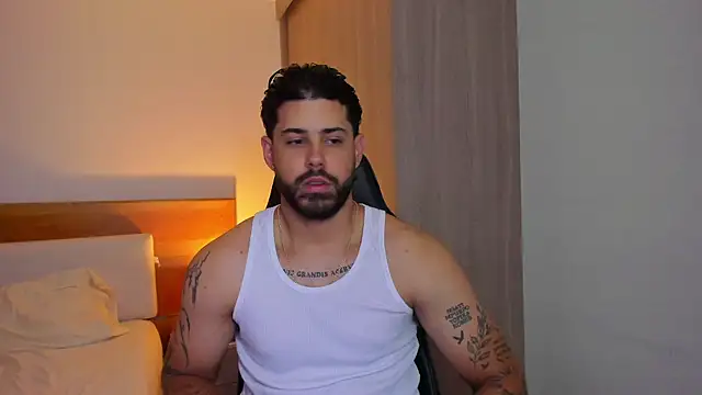 Snapshot of Justyn_Torres chatting on February 25, 12:05 pm Justyn Torres online show from February 25, 12:05 pm