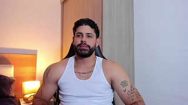 Snapshot of Justyn_Torres chatting on March 11, 11:26 pm Justyn Torres online show from March 11, 11:26 pm
