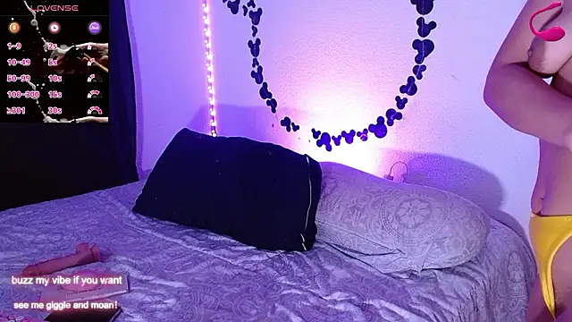 Snapshot of KLOE_MARTINS chatting on February 21, 10:39 am KLOE MARTINS online show from February 21, 10:39 am