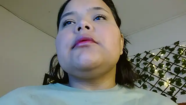 Snapshot of sexychubby___ chatting on March 14, 12:32 am sexychubby    online show from March 14, 12:32 am