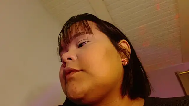 sexychubby    online show from May 15, 2:42 am