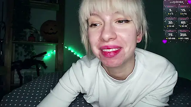 Snapshot of cruellagoth666 chatting on December 5, 6:06 pm cruellagoth666 online show from December 5, 6:06 pm