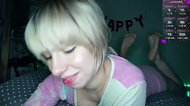 Snapshot of cruellagoth666 chatting on December 2, 3:42 pm cruellagoth666 online show from December 2, 3:42 pm