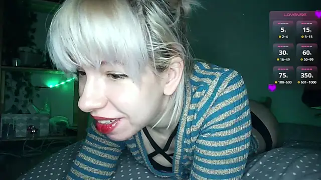 Snapshot of cruellagoth666 chatting on February 17, 7:23 pm cruellagoth666 online show from February 17, 7:23 pm