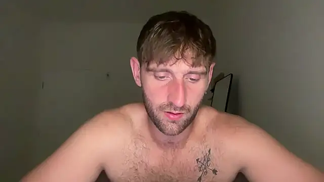 Snapshot of lukegunn chatting on July 2, 8:37 pm lukegunn online show from July 2, 8:37 pm