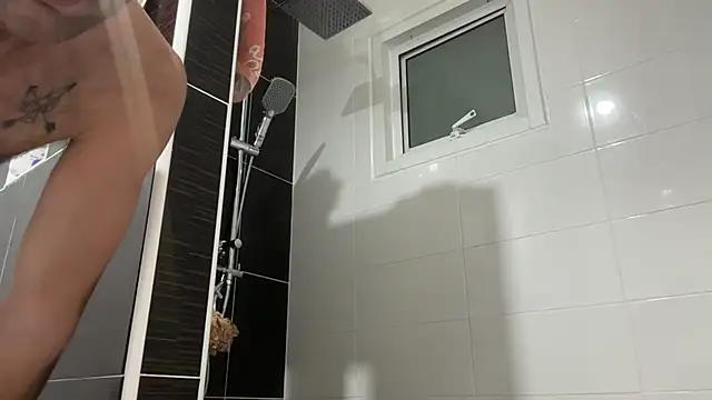 lukegunn online show from December 4, 10:20 pm