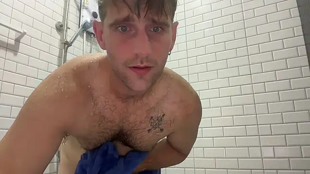 Snapshot of lukegunn chatting on June 20, 10:37 pm lukegunn online show from June 20, 10:37 pm