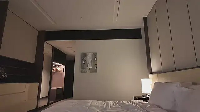 lukegunn online show from October 9, 12:49 pm