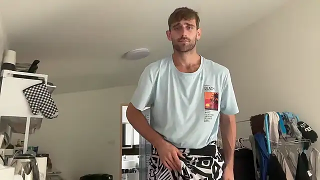 lukegunn online show from December 19, 2:23 am