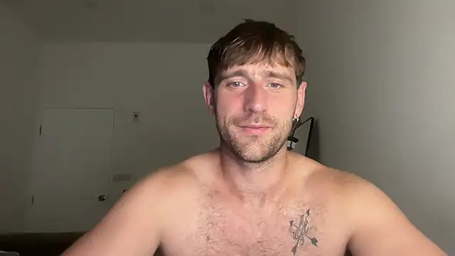Snapshot of lukegunn chatting on June 14, 10:44 pm lukegunn online show from June 14, 10:44 pm