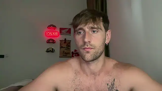 lukegunn online show from April 16, 1:28 am