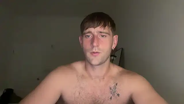 Snapshot of lukegunn chatting on June 19, 10:36 pm lukegunn online show from June 19, 10:36 pm