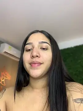 Snapshot of Amandanauty chatting on January 19, 7:04 am Amandanauty online show from January 19, 7:04 am