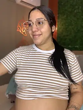 Snapshot of Amandanauty chatting on February 17, 3:33 pm Amandanauty online show from February 17, 3:33 pm