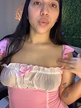 Snapshot of Amandanauty chatting on November 3, 7:28 pm Amandanauty online show from November 3, 7:28 pm