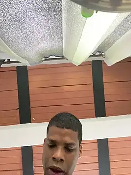 XWillianSmithX online show from May 15, 7:23 pm