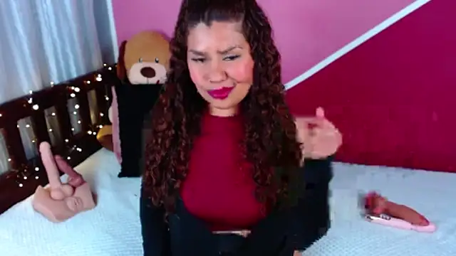 Queenamazon1 online show from June 3, 4:57 am