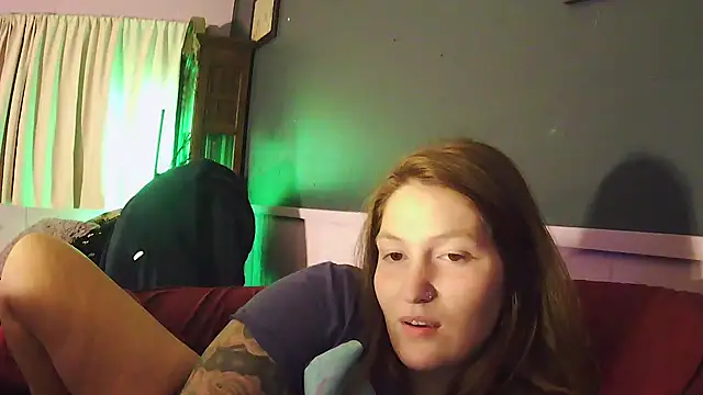 Snapshot of Angelk43 chatting on July 20, 2:52 am Angelk43 online show from July 20, 2:52 am