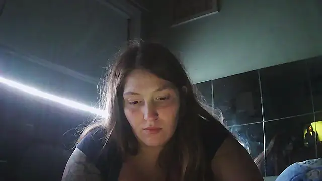Snapshot of Angelk43 chatting on July 24, 3:46 am Angelk43 online show from July 24, 3:46 am