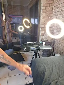 MissLMrJ online show from March 23, 7:08 am