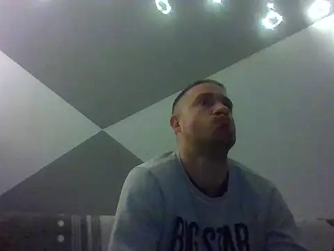 Snapshot of aroj95 chatting on April 22, 8:37 pm aroj95 online show from April 22, 8:37 pm