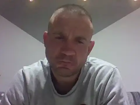 Snapshot of aroj95 chatting on April 27, 10:41 pm aroj95 online show from April 27, 10:41 pm