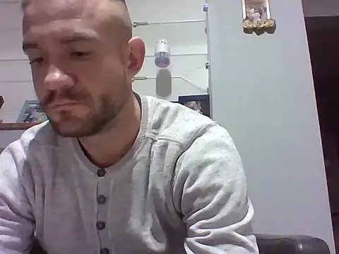 aroj95 online show from November 23, 3:00 pm